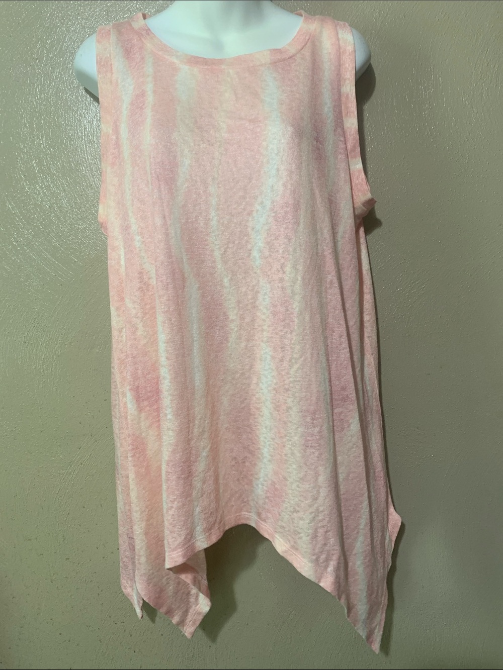#3 Bobeau size XL  Peach Cream Tie-Dye Asymmetrical Tank Top NWT